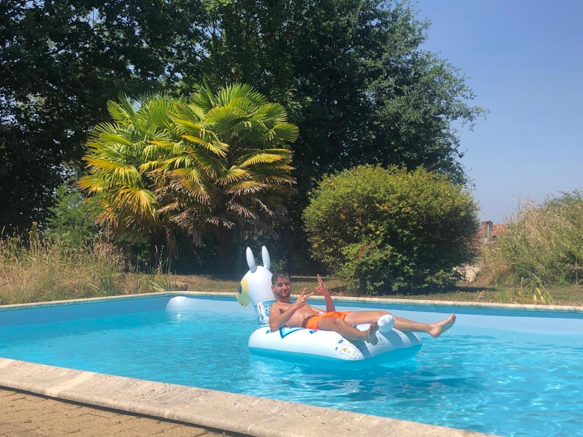 Bed and Breakfast Domaine Pierrot Laujuzan Exterior foto