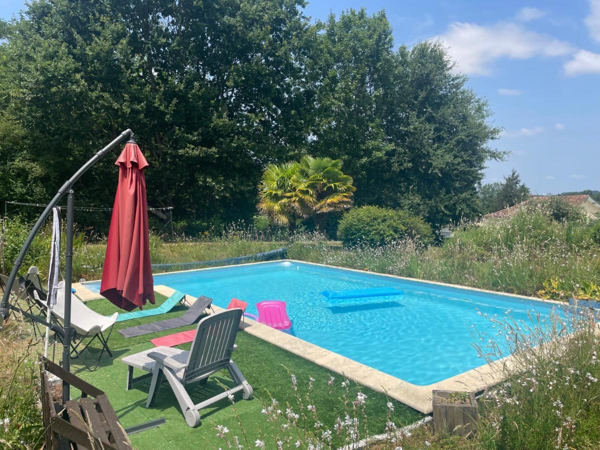 Bed and Breakfast Domaine Pierrot Laujuzan Exterior foto