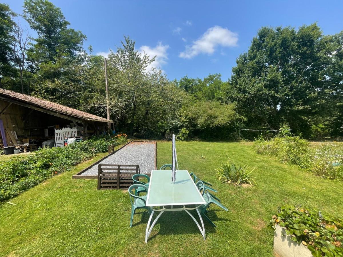 Bed and Breakfast Domaine Pierrot Laujuzan Exterior foto