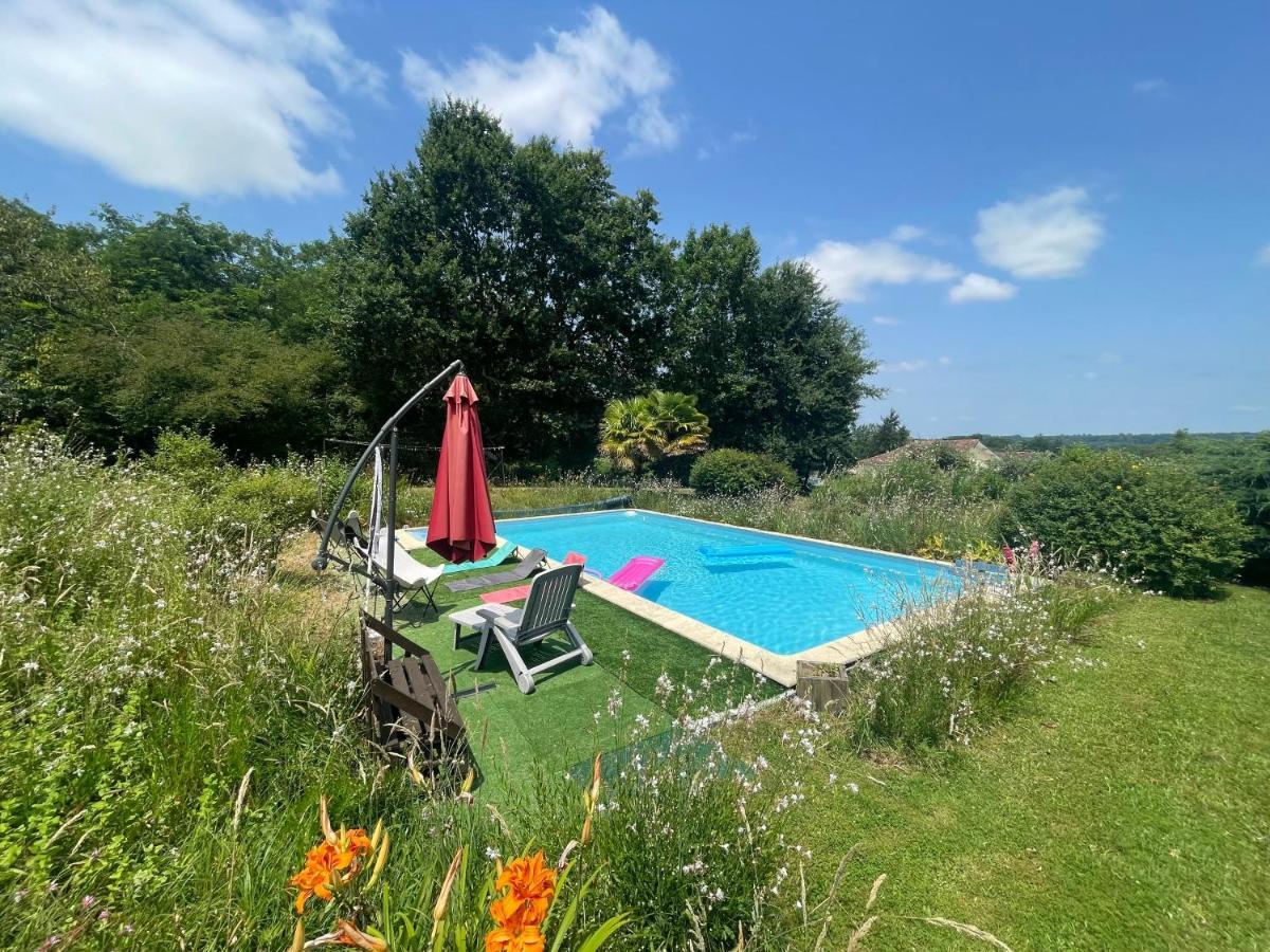 Bed and Breakfast Domaine Pierrot Laujuzan Exterior foto